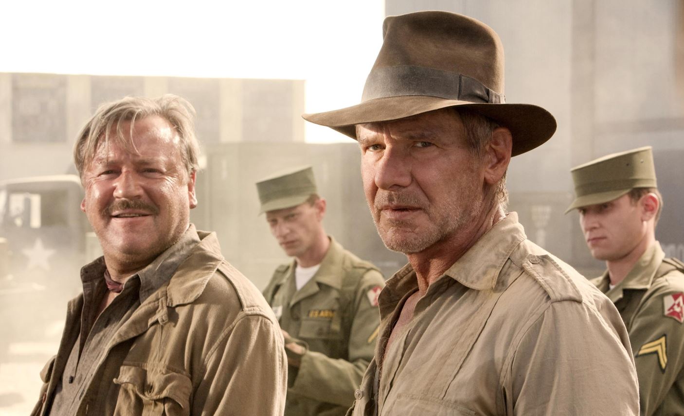 Steven Spielberg e o elenco de Indiana Jones e o Reino da Caveira de  Cristal (2008)