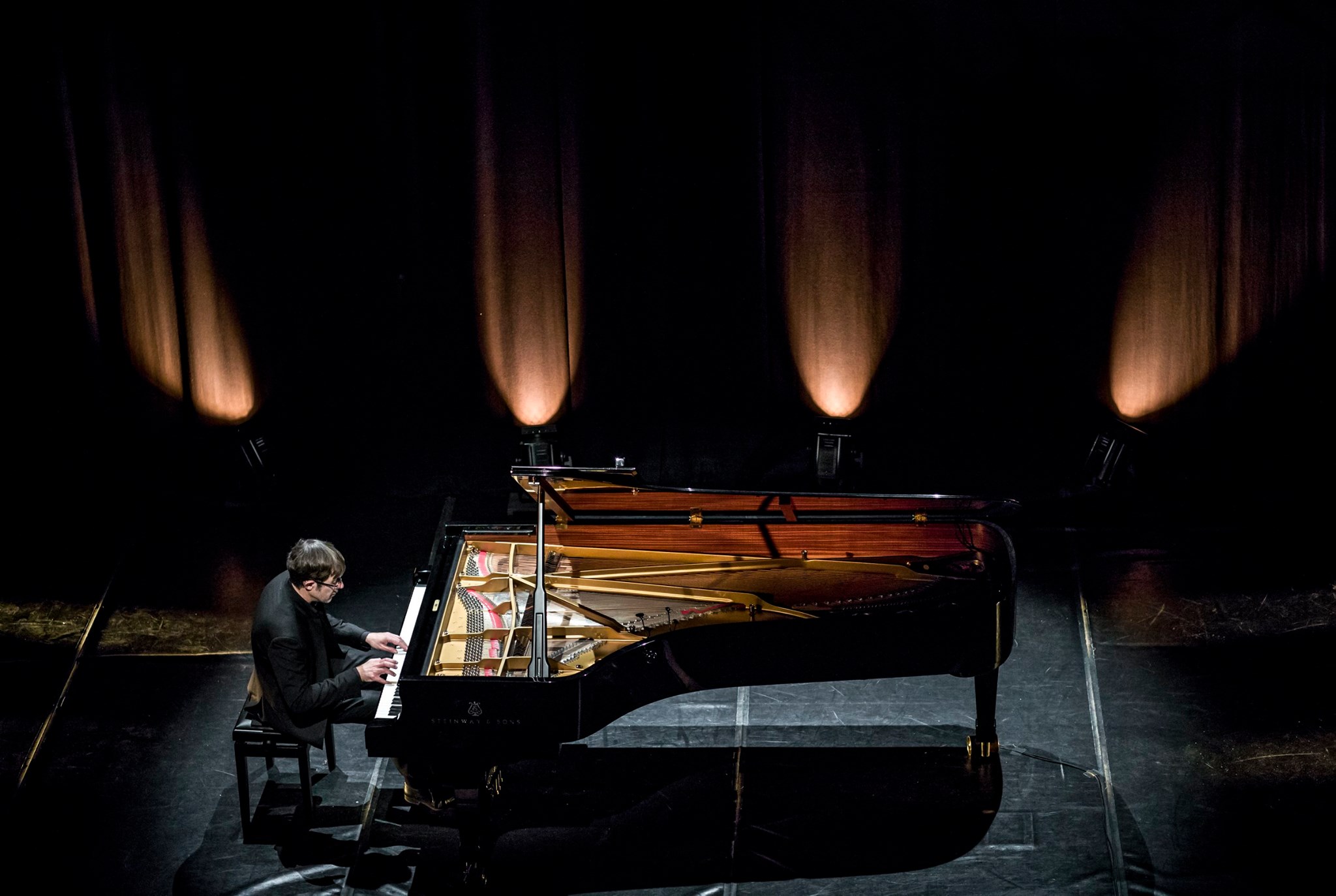 Maestro Alexei e Piano Branco