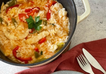 Este arroz de bacalhau é o prato perfeito para um almoço de família ao fim de semana
