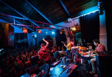 Esta sexta-feira há uma festa de rock com um tributo a três bandas em Barcarena