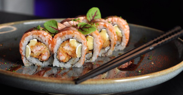 Sangria de pepino e outras novidades: o Aru Sushi voltou a abrir em Carnaxide